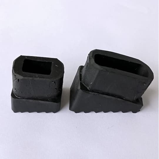 Kit com 4 peças Pezinho Escada Alumínio Interno 30 x 22 mm