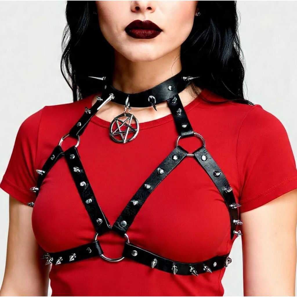 Acessório PENTACLE com Spikes Harness Gótico Estiloso Cosplay pentagrama