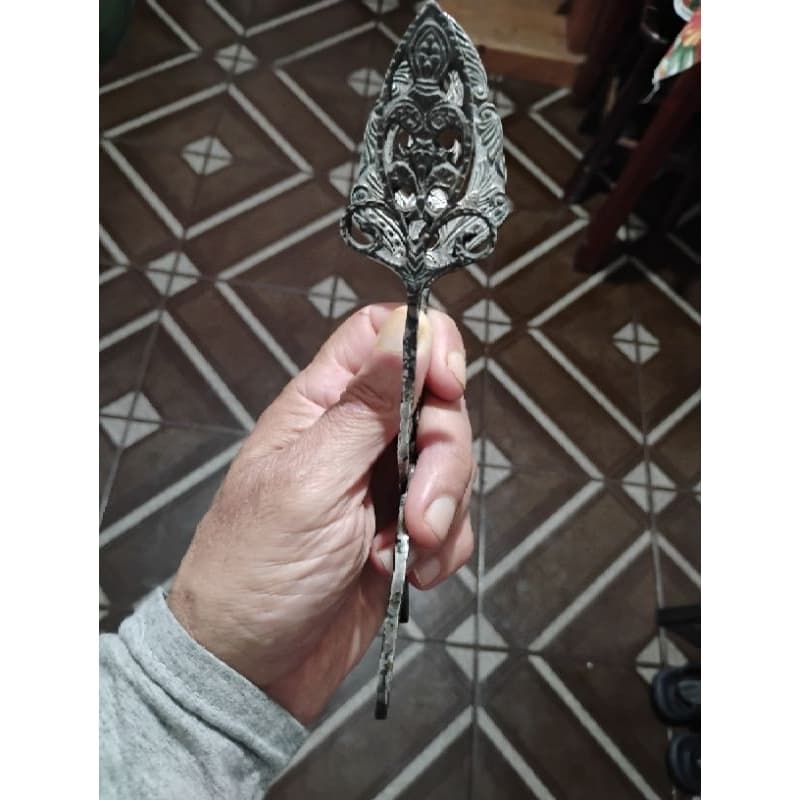 Antigo pegador espessurado a prata, lindíssimo !!!