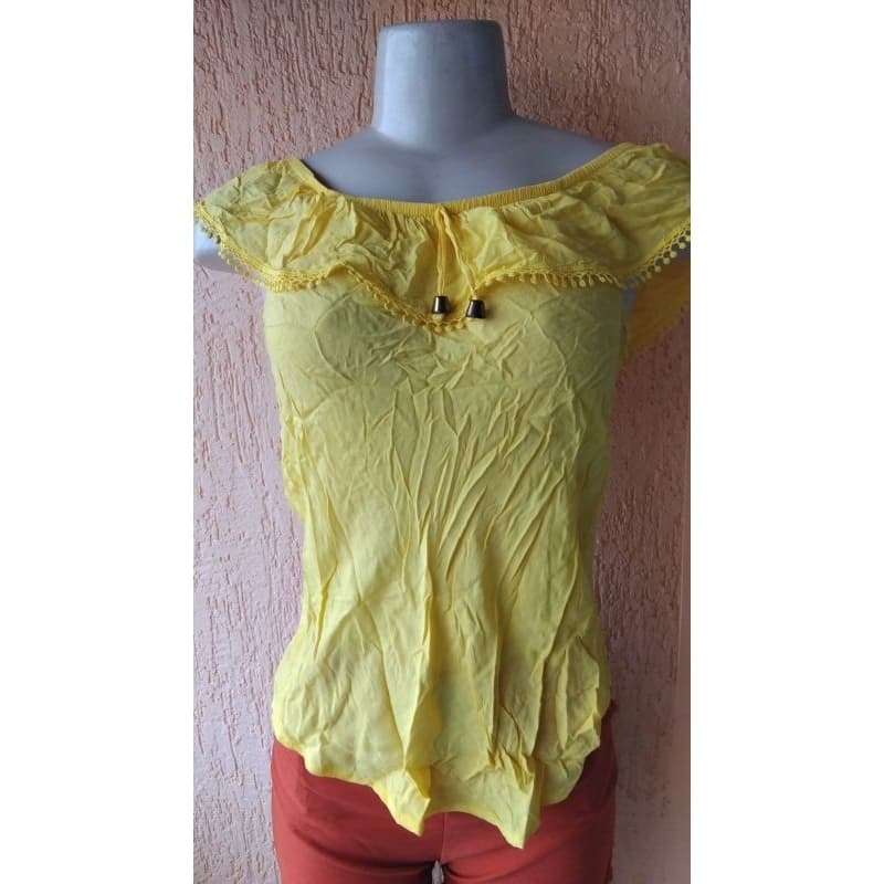 BRECHO Blusa P M Ciganinha Amarela Tecido Fino Babado Pompons Verão
