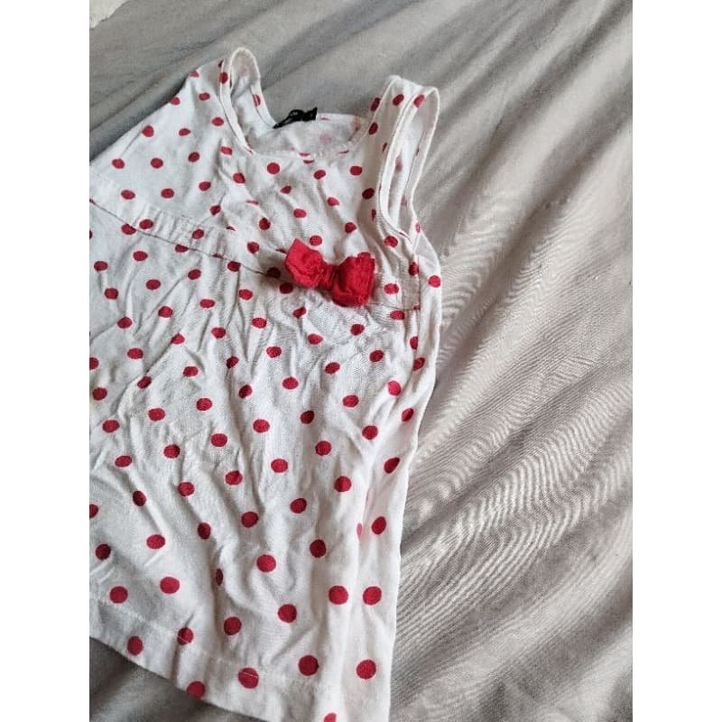 coleção de roupas brancas, brechó online, camiseta, camisa, blusa, bermuda, anos 2000