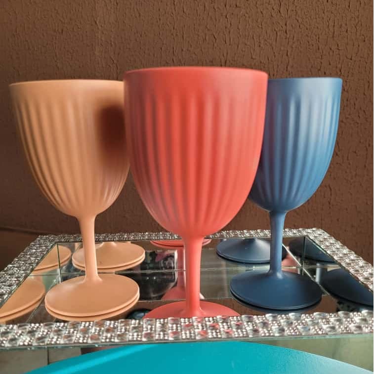 Kit Taça com 4 6 8 e 10 Unidades Ecológico PP 470 ML LYOR Gin Sucos Festa na Piscina