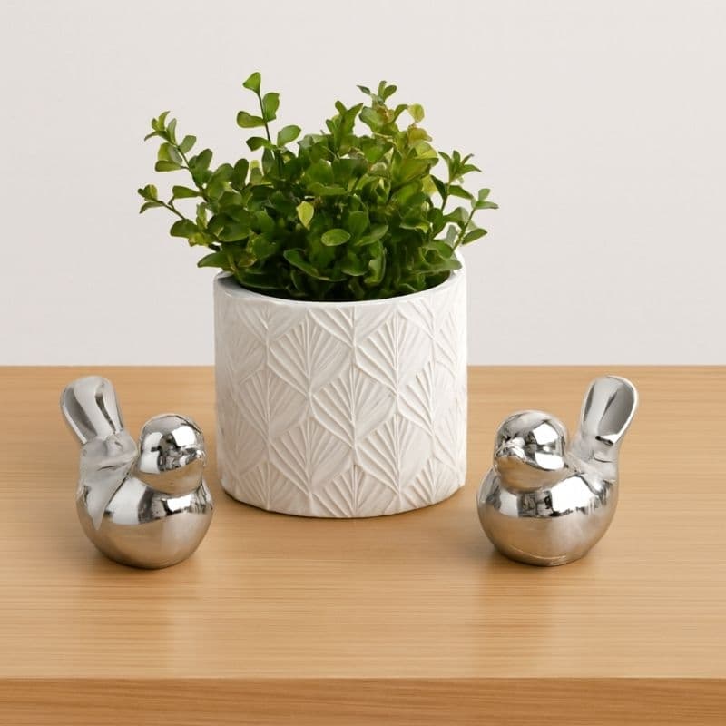 Kit Decorativo Completo: Vaso Premium com Planta Artificial + 2 Pássaros Metalizados