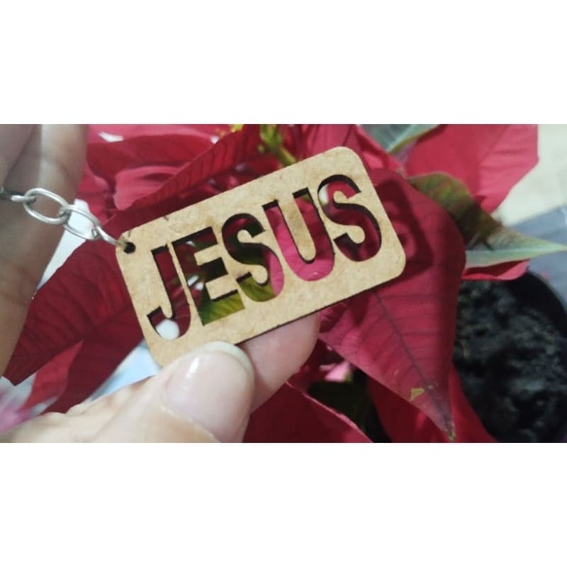 kit com 20 unidades chaveiro JESUS, VAZADO. já montado.