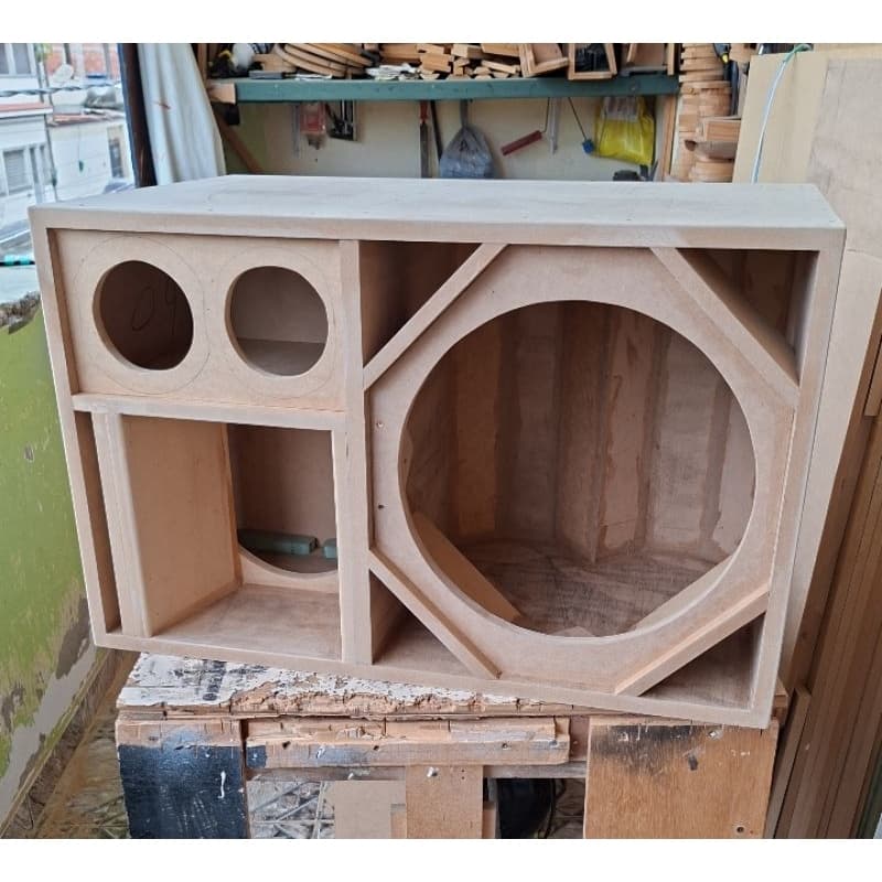 Caixa 4 vias para grave 15", médio 10", Driver e Tweeter, mdf 18mm