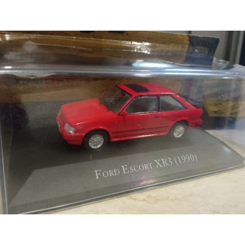 Miniatura de metal Ford Escort XR3 1990