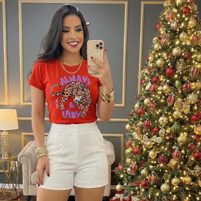 Kit 3 Camiseta Tshirts Feminina Estilosa Tendência Estampas Sortidas Malha Suede Radiosa Verão 2025