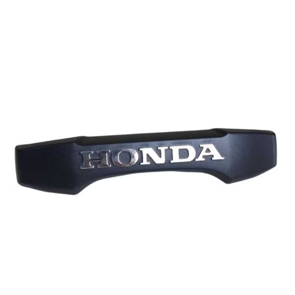 Emblema Frontal Cg Titan 150 2000 a 2013 Prata Honda