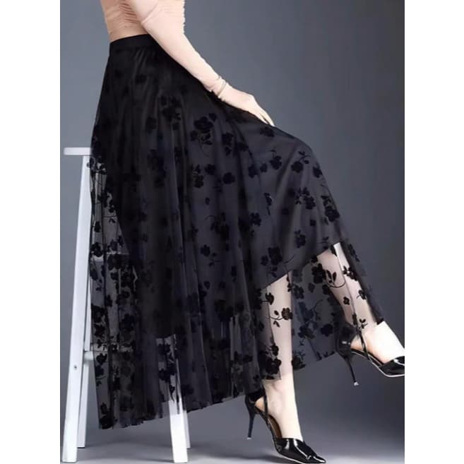 Saia com estampa floral Saia elegante em tule com corte em A Coleção Primavera/Verão