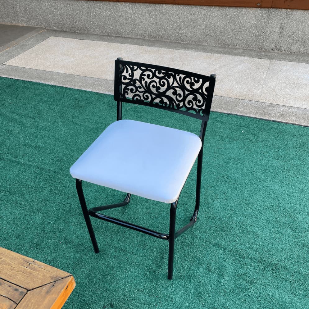 Banqueta Baixa Moderna para Cozinha Assento Confortável e Estrutura Reforçada