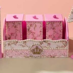 Kit Higiene Bebé 4 Peças Cestinha MDF Modelos Coroa, Nuvem, Arebesco Variados