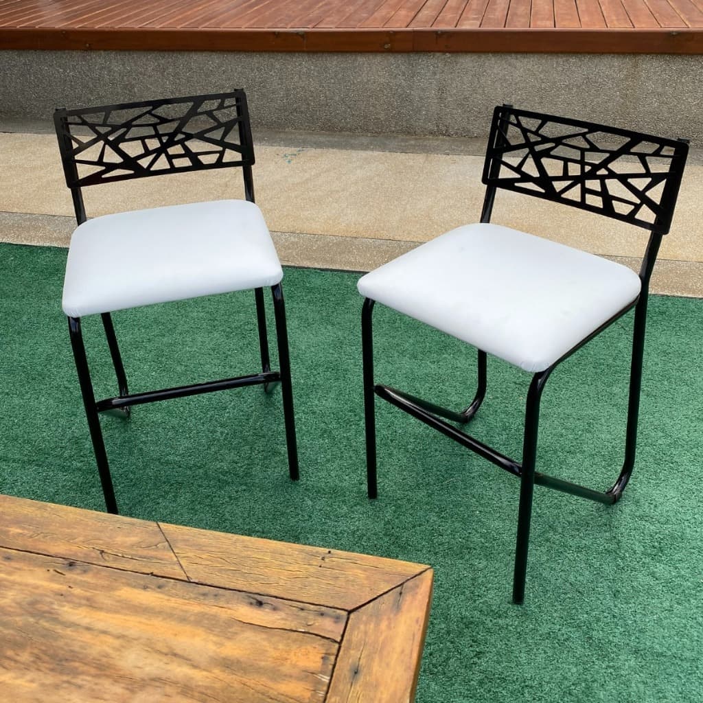 Kit 2 Banquetas Baixas Design Moderno Perfeitas para Cozinha, Sala e Espaço Gourmet
