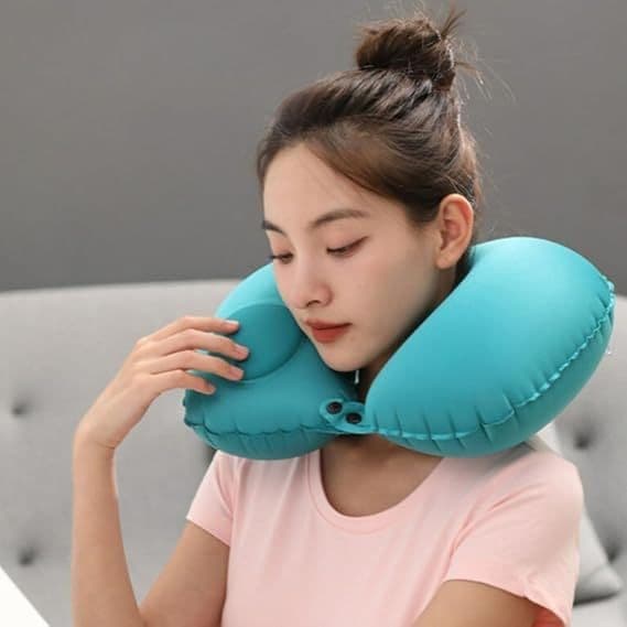 Almofada Inflável de Pescoço para Viagem, Travesseiro Portátil e Confortável para Avião, Carro e Relaxamento (Verde)
