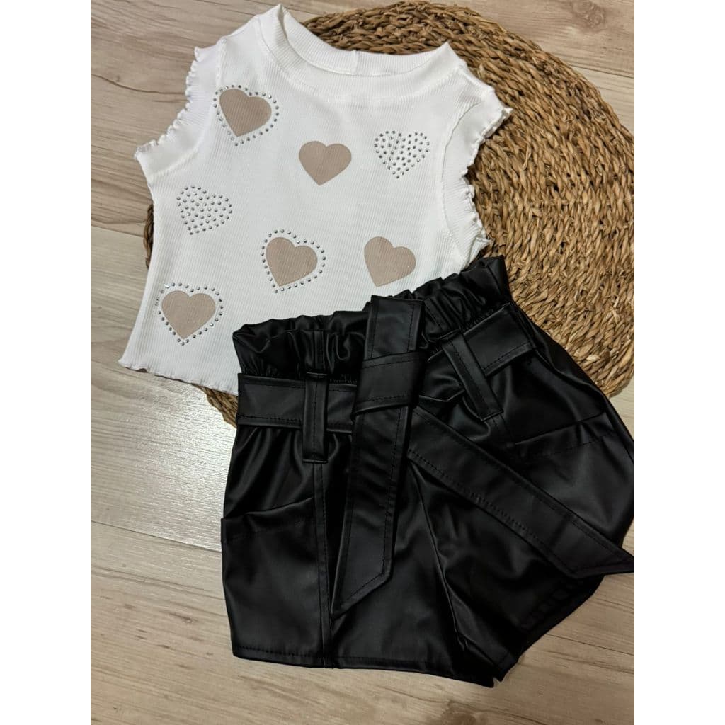 Conjunto Calor Menina Blusinha Coração e Shorts Corino Fake Infantil Verão
