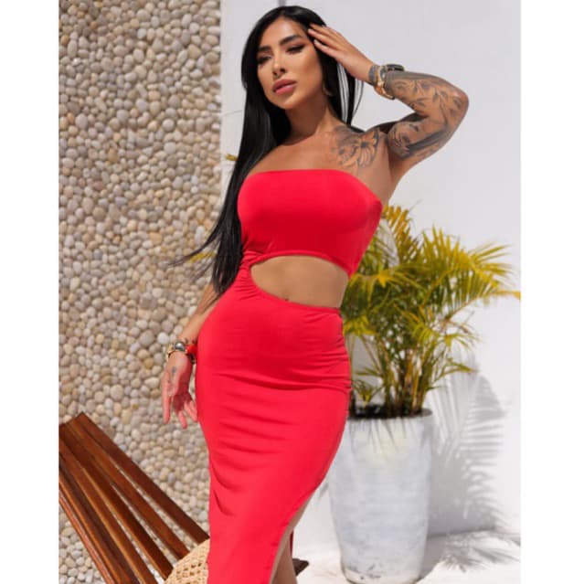 Vestido Suplex Tomara Que Caia com Fenda e Abertura Lateral com Bojo