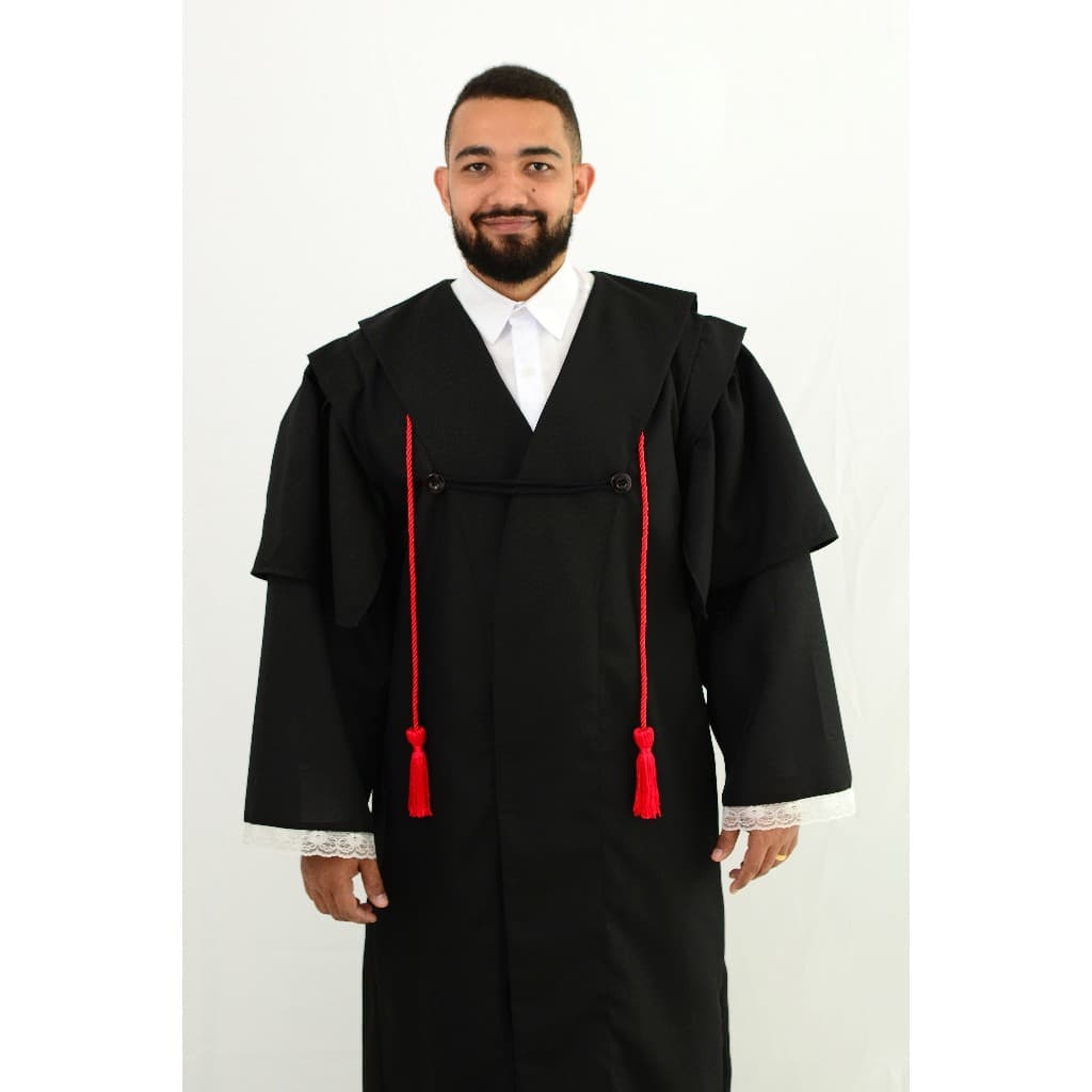 Beca Toga Jurídica Profissional – Traje Completo com Torçal de Acessório