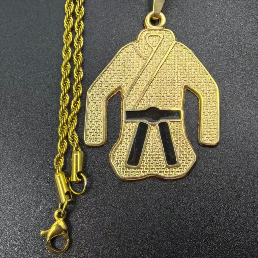 Colar de Jiu-Jitsu em Aço Inoxidável: Pingente Kimono Branco com Faixa Preta, Estilo Esportivo