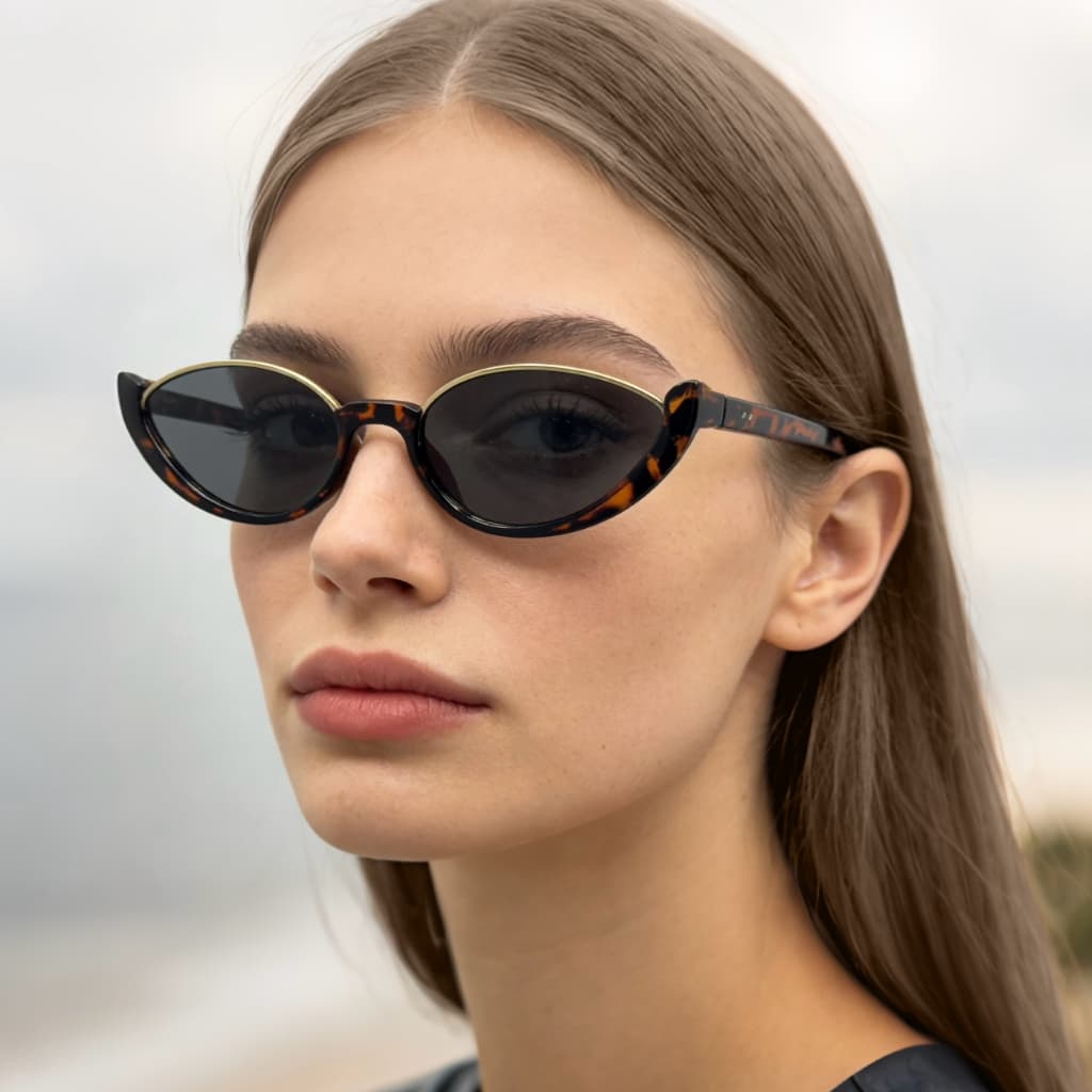 Óculos de sol femininos estilo gatinho com proteção UV400.