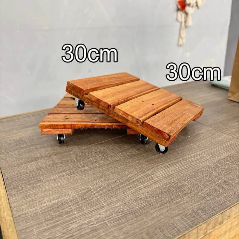 Carrinho Suporte Para Vaso de Planta / Botijão 30x30 Madeira Com Rodinhas Reforçado INVERNIZADO