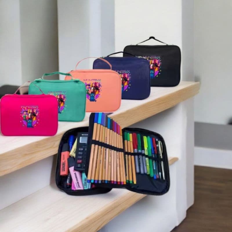 ESTOJO ORGANIZADOR BOX GRANDE GUERREIRAS DO K-POP HUNTRIX IDEAL PRA ESCOLA.