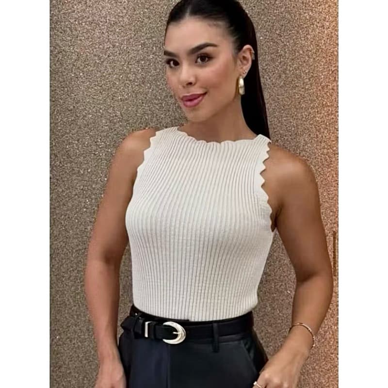 Sissi Regata Canelada Feminina em Modal – Decote Ondulado, Sem Manga, Verão Elegante