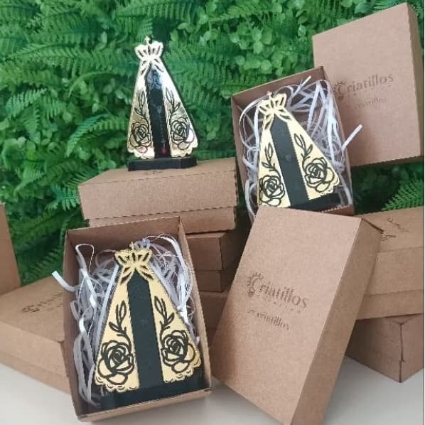 Nossa Senhora Aparecida de Acrílico Preto e Dourado Com 8cm Altura
