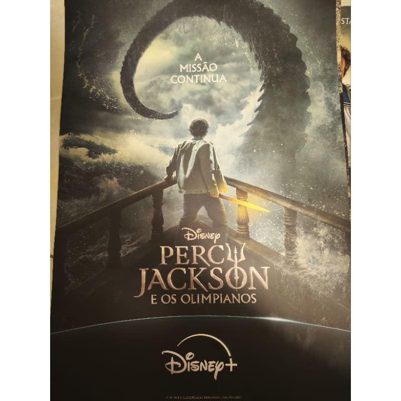 Percy Jackson Poster Oficial Disney+ Mar de Monstros e Ladrão de Raios Pôster Cordão