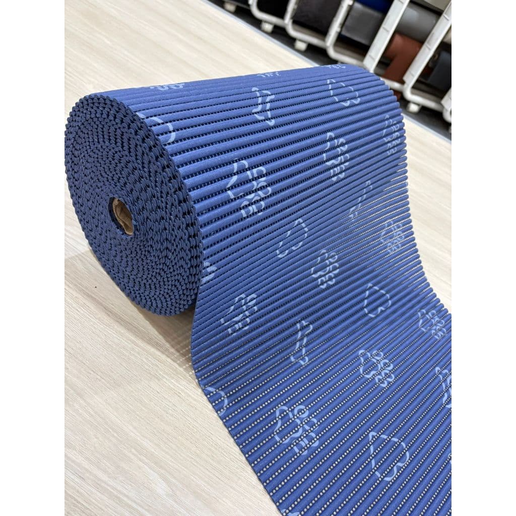 Passadeira Emborrachada Antiderrapante 45cm Largura - Toque Suave e Secagem Rápida Pet Azul