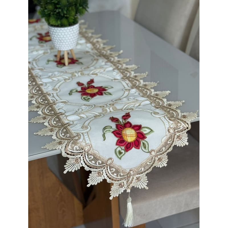 Caminho de Mesa / Passadeira 1,80m Bordados Delicados