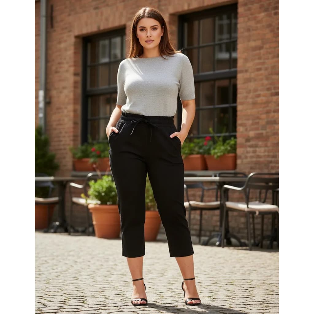Calça Capri Feminina Clochard Sarja Com Elastano PRETO Cintura Alta Com Elástico e Cordão P/ Amarração Paperbag Cenoura