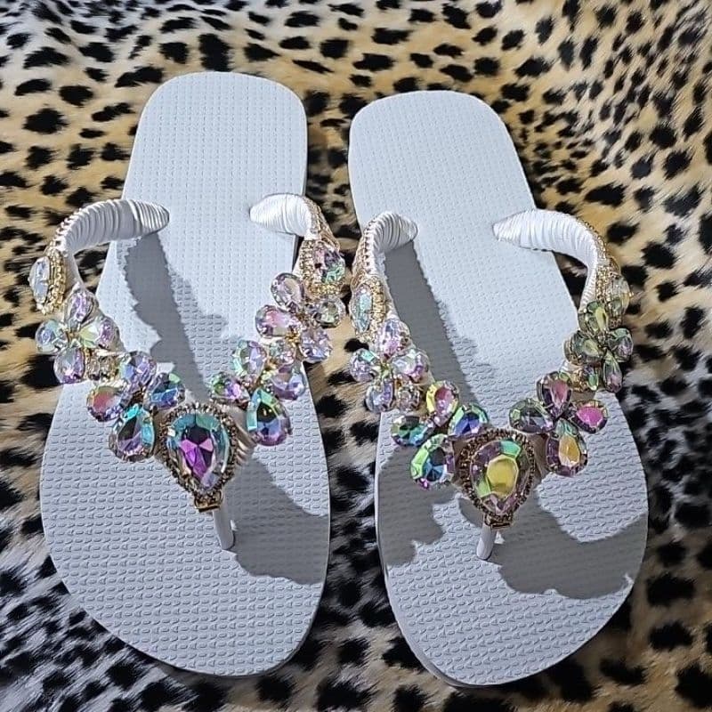 Chinelo top customizado c/ cabedal neon furta-cor