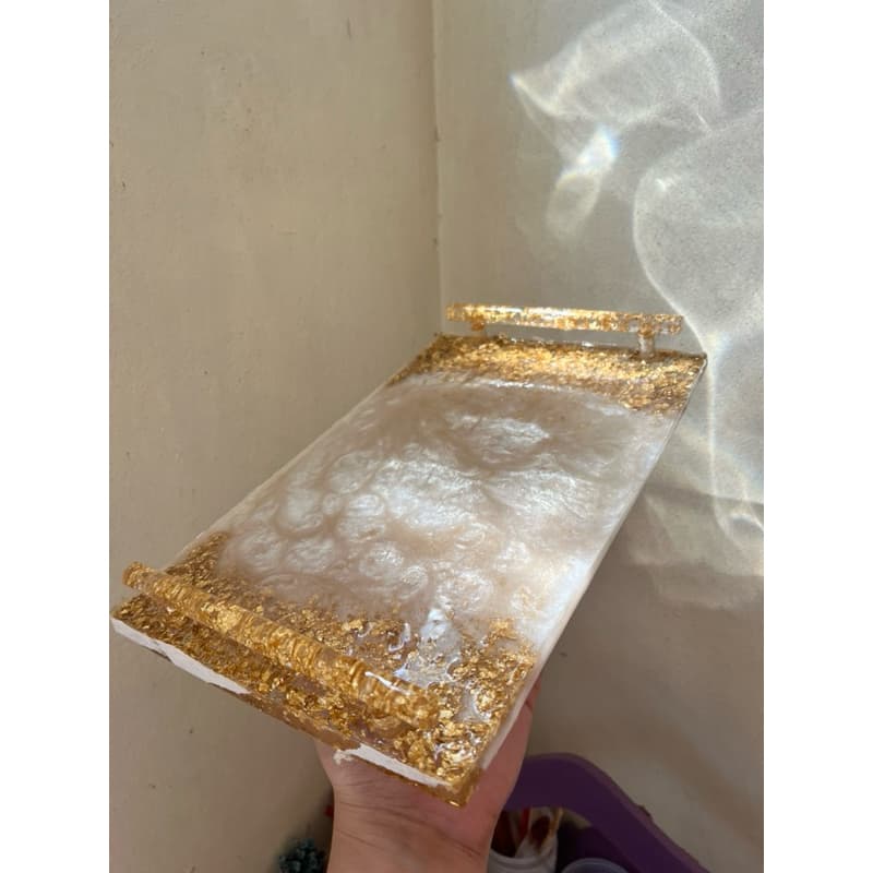 Bandeja em resina pérola com dourado bandeja bordas retas bandeja em resina folhas de ouro bandeja em resina