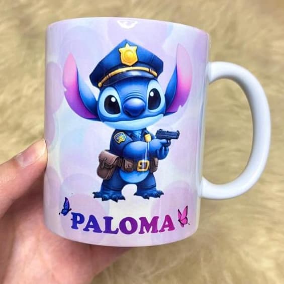 caneca 325ml personalizada com inicial e nome stitch policial profissão