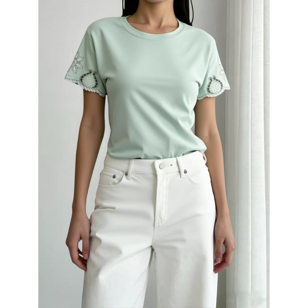 Blusa Simples Liso Feminina Verão Primavera Gola Redonda Com Renda Bordado de ilhó Formato leque Bainha com babado Praia