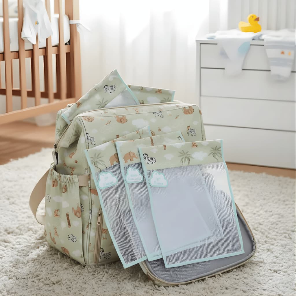 Kit com 05 Saquinhos Organizadores Para Mala de Maternidade em Tule com Tags Bordados Coleção Safari