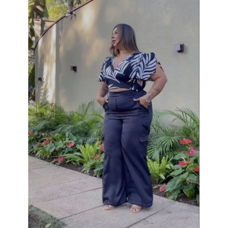 Calça Cargo Feminina Plus Size Alfaiataria Pantalona Calça Com Bolsos Laterais Calça Preto G3