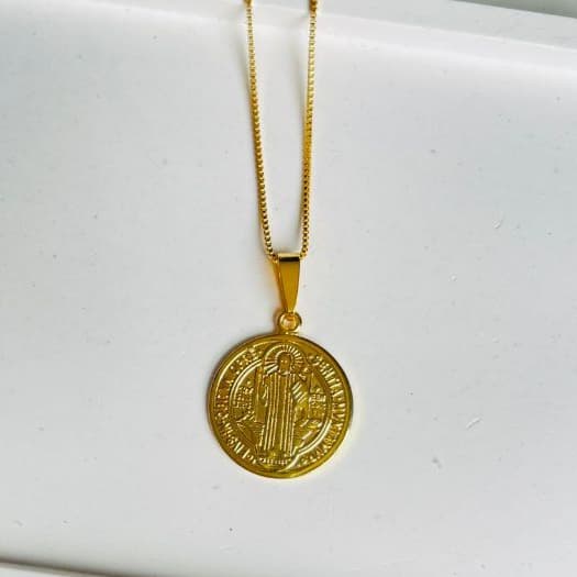 Colar São Bento Medalha Religiosa Folheado 45cm Proteção Fé Feminino Masculino Semijoia