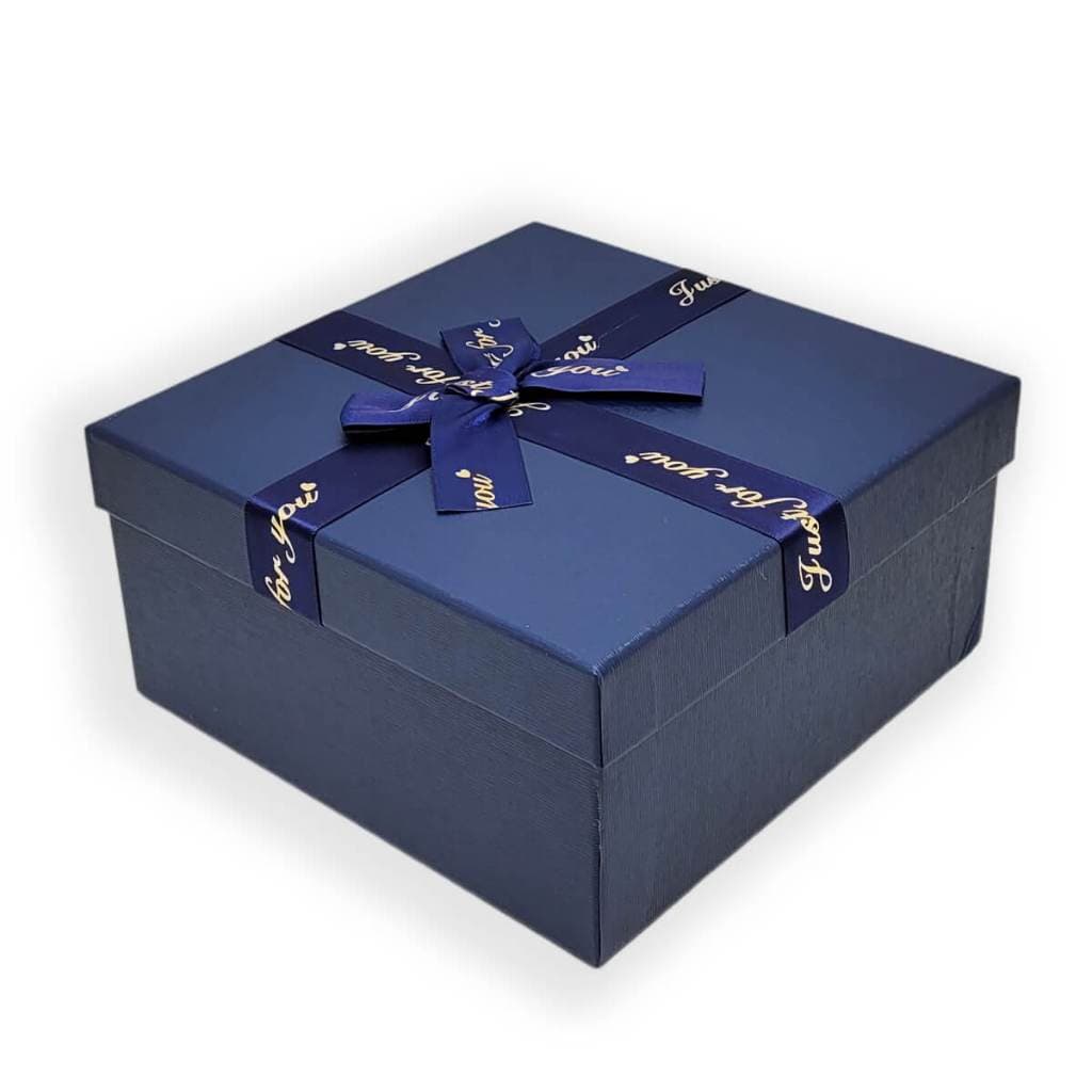 Caixa de Presente Rígida Cartonada Lisa QUADRADA com Textura Listra Sintética Laço Just For you – Luxo e Elegância