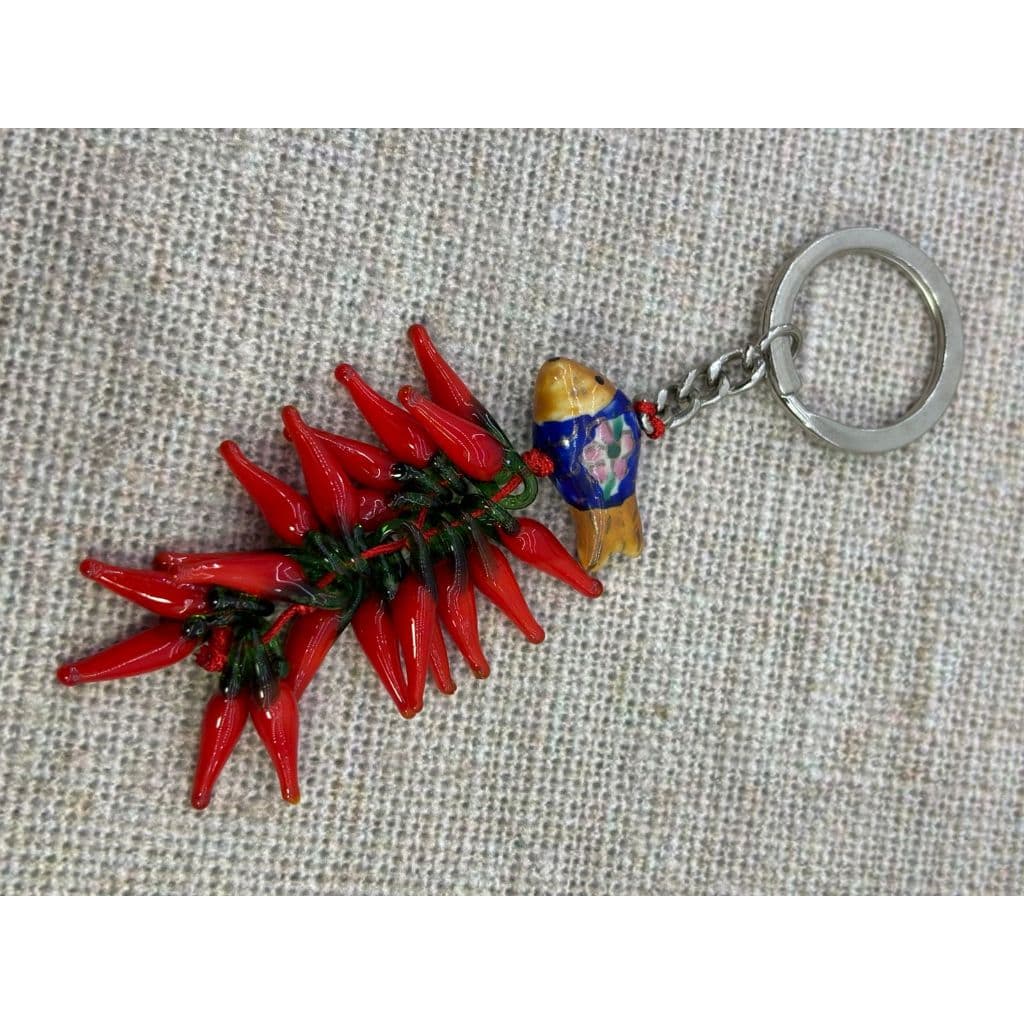 Chaveiro pimenta com pingente peixe, mascote riqueza e sorte
