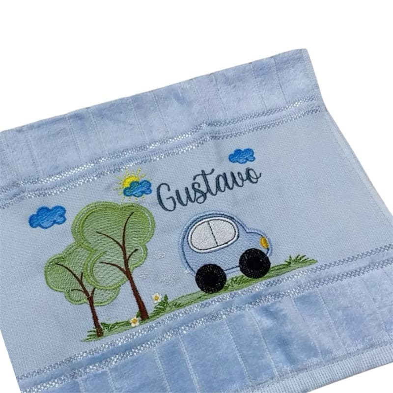 Toalha Bordado com Nome Escolar Carrinho Menino.