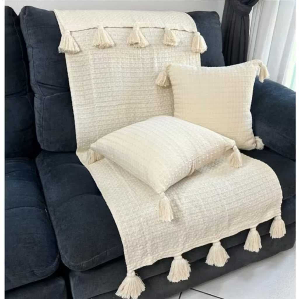 Kit Tear Decorativo Artesanal para Sofá e serve como pesseira de cama e Almofadas com Tassel