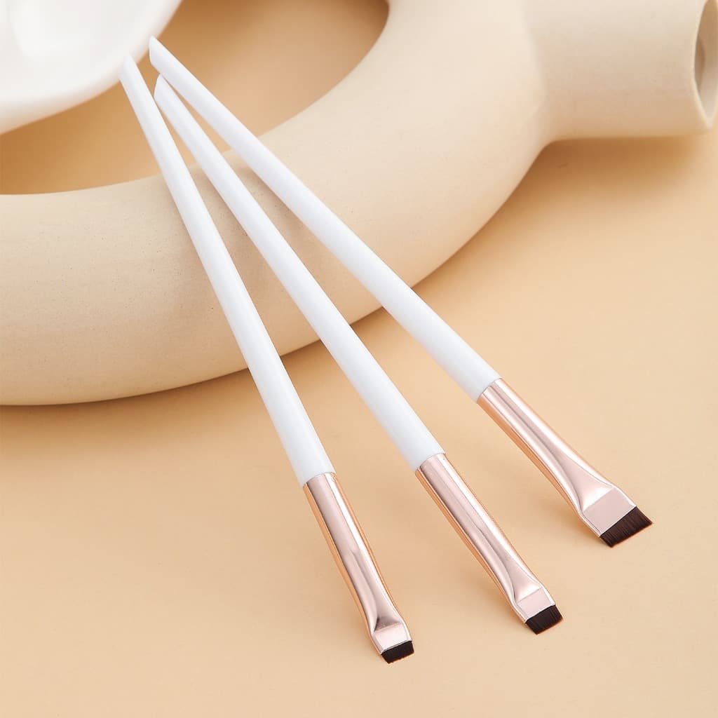 Kit 3 Escovas para Delineador de Olhos – Pincéis de Seda para Maquiagem dos Olhos em Diversos Formatos