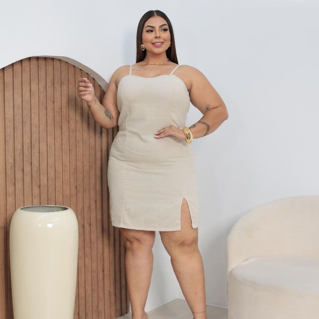 Vestido Plus Size Linho Feminino Midi com Fenda Alça Fina Elegante Verão