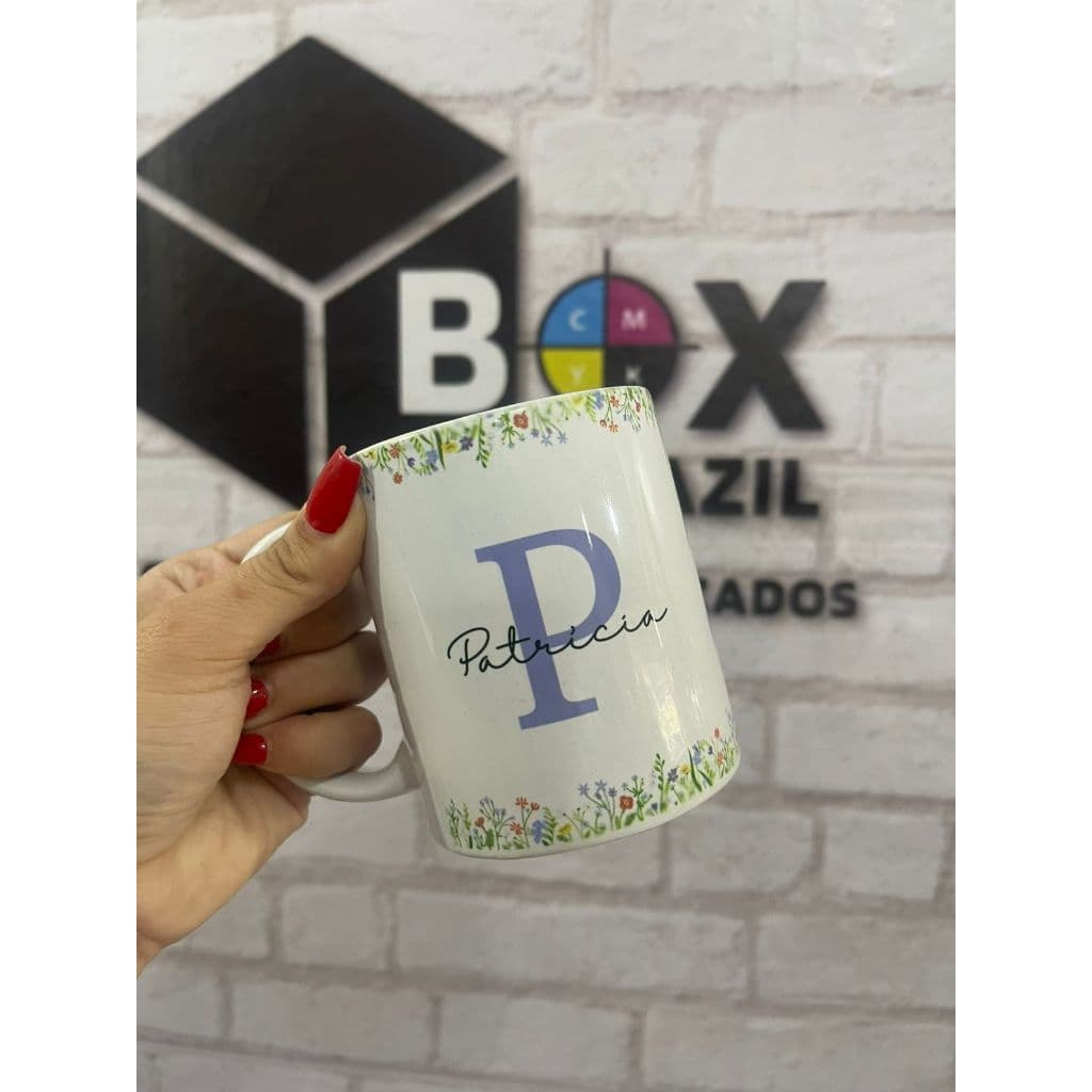 CANECA PERSONALIZADA COM NOME E INICIAL