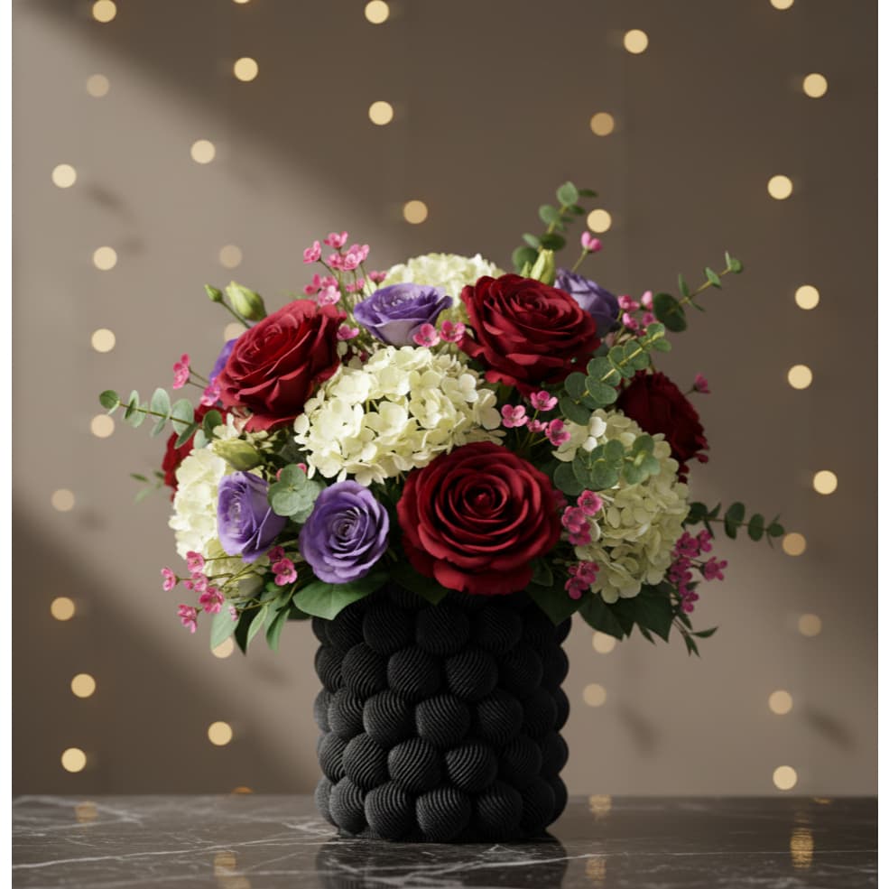 Vaso Esculpido Luxo - Destaque Floral que Transforma Ambientes! #DesignExclusivo #DecoraçãoDeLuxo