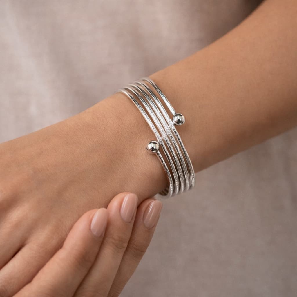 Bracelete de Bijuteria Prata Feminino Design Moderno Pulseira Elegante