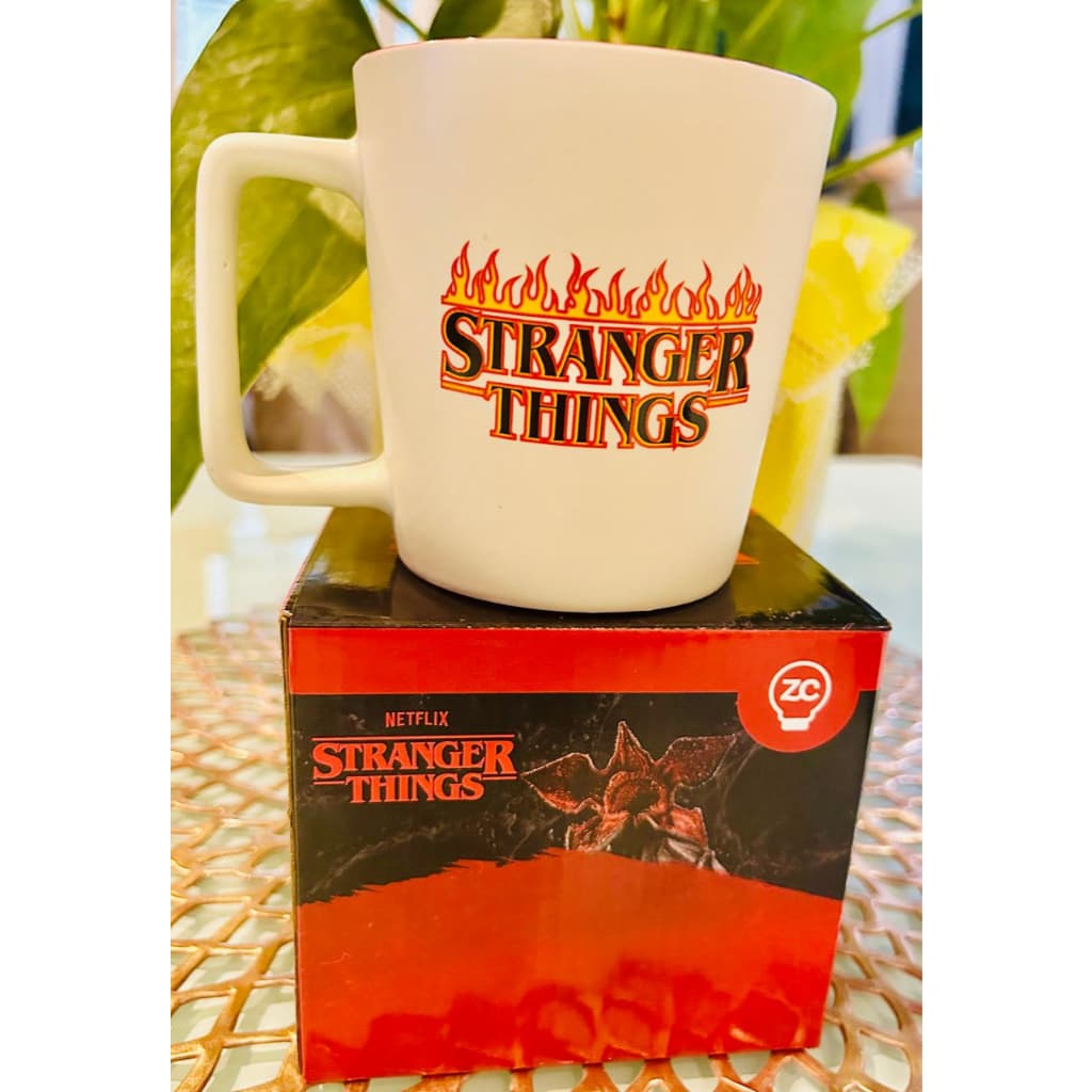 Caneca Stranger Things Porcelana 350ml Oficial Zona Criativa 🎬 Café Geek Presente Netflix Hawkins Mundo Invertido ☕