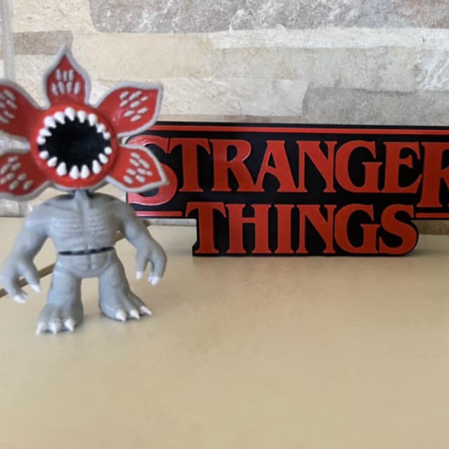 Kit Decoração Stranger Things - Placa Logo + Demogorgon - Impressão 3D