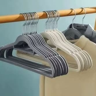Cabides Roupas 10 peças em Metal Emborrachado veludo