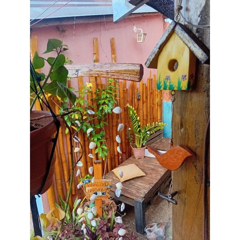Pendente Decorativo Casinha com Pássaro  Artesanal em Madeira – Decoração Rústica